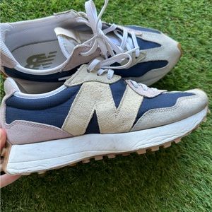 New Balance 327 sneakers size 8/39